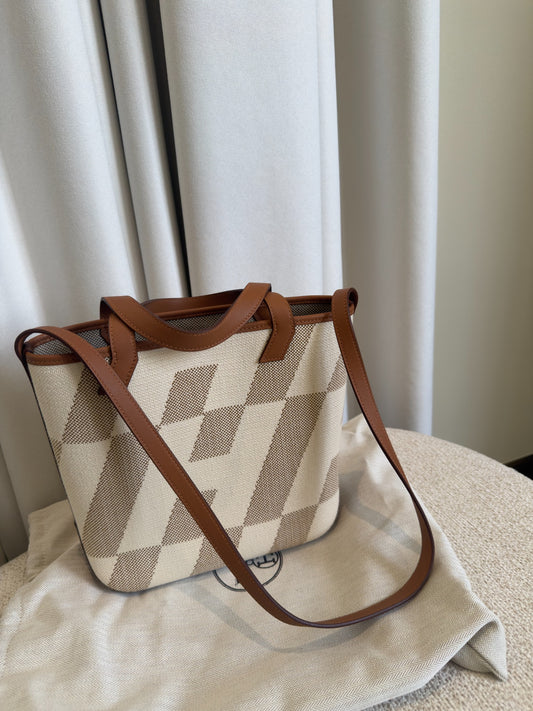Hermès Cabas H en Biais 27 écru and gold with shoulder strap