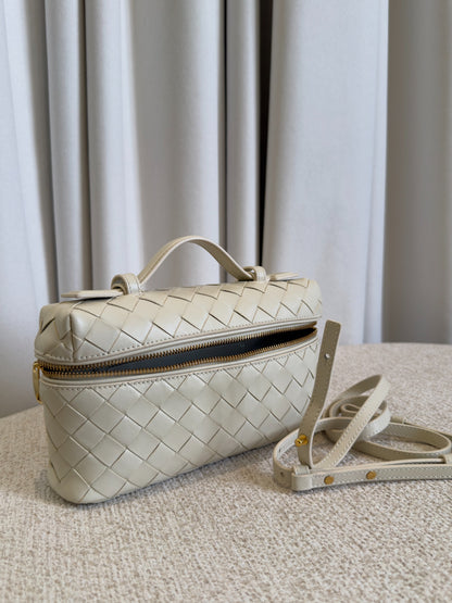 Bottega Veneta Bang Bang ecru Intrecciato vanity case with shoulder strap