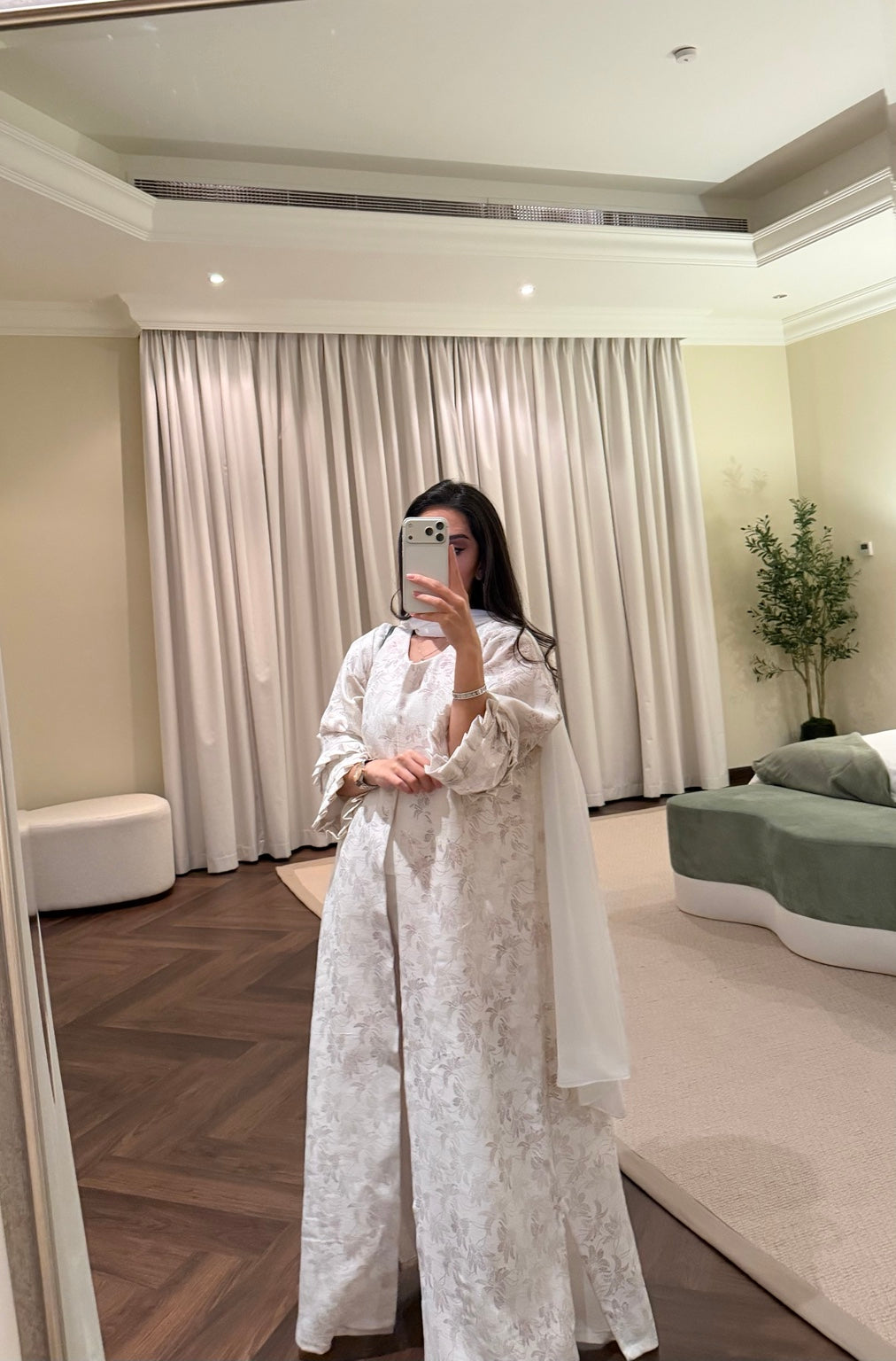 Silver Dream Abaya full-length front view with matching shayla