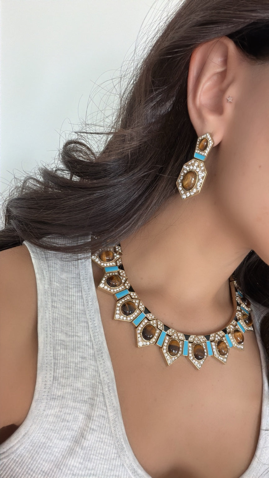 Tiger Eye Dream jewelry set modeled